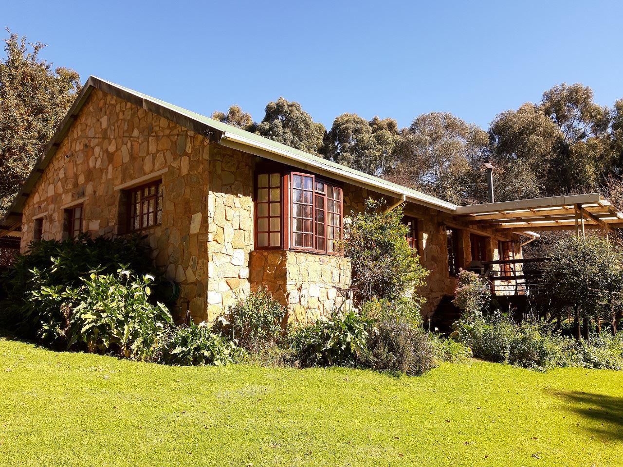 Crane Cottage | Dullstroom Accommodation