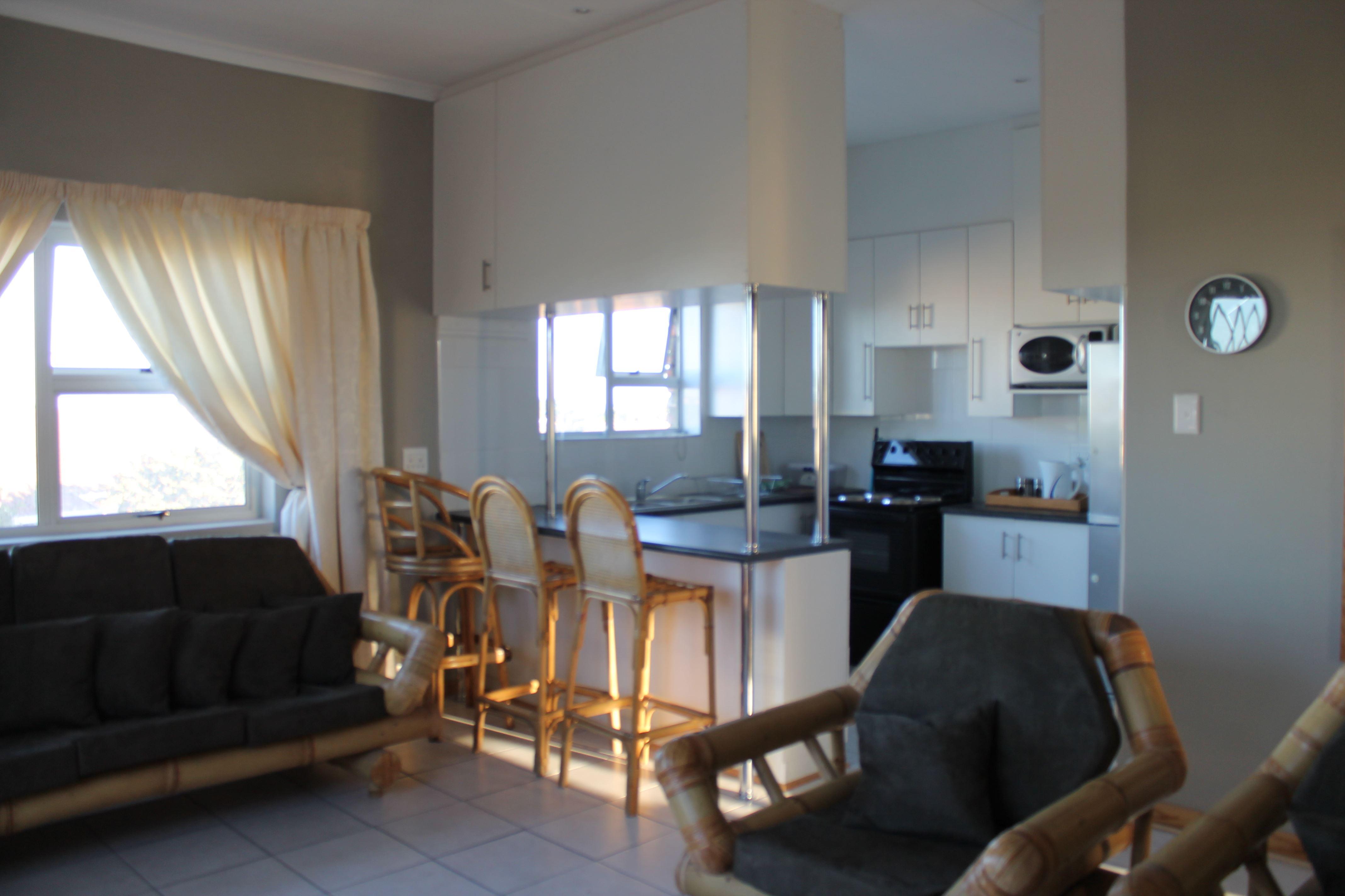 84 On Himeville Drive | Bluewater Bay Self-catering