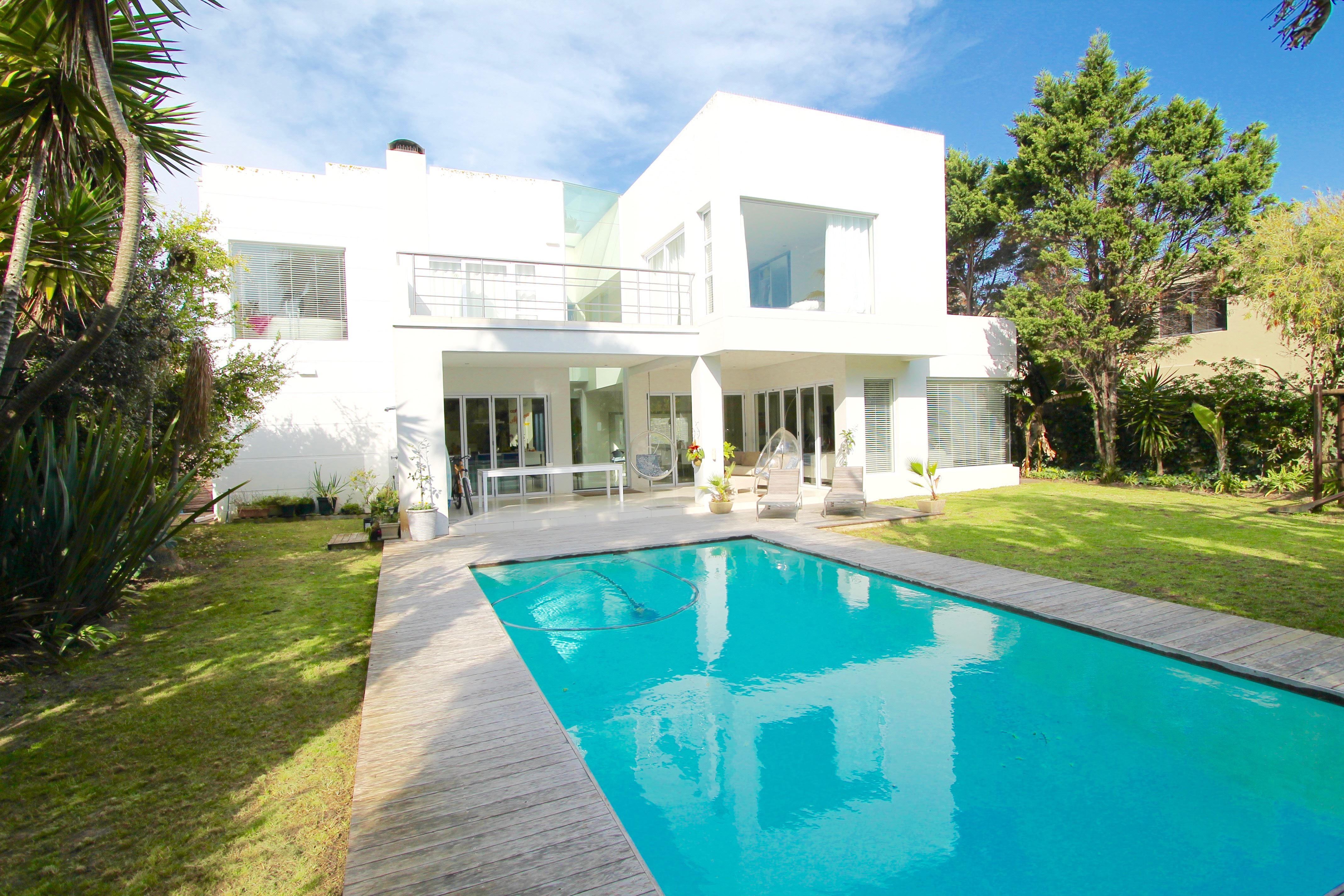 Kite Beach House | Bloubergrant Accommodation