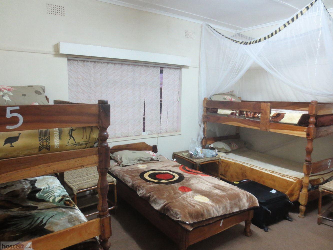 Bird Nest Backpackers | Accommodation Cathedral Hill