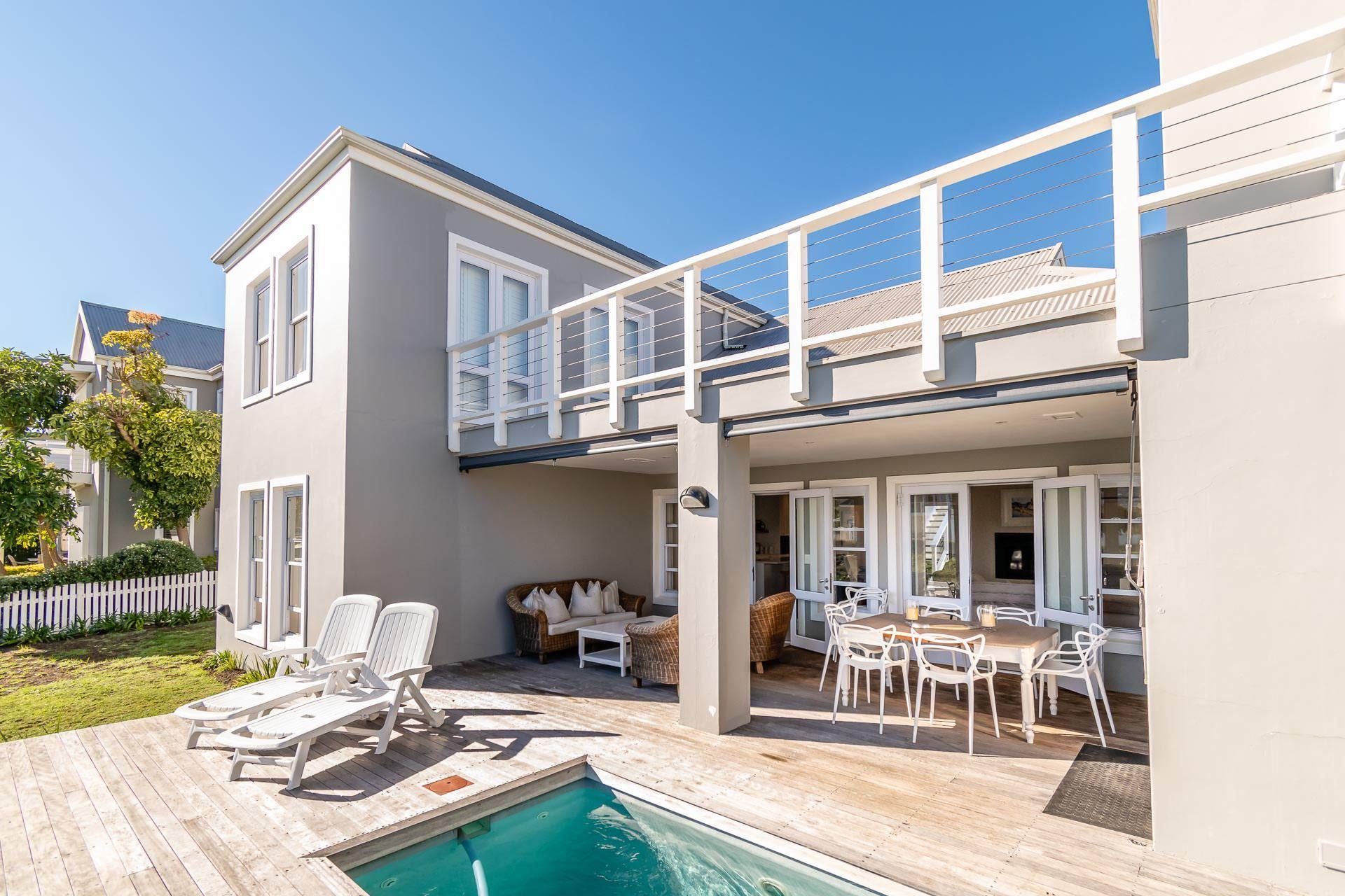 Luxurious and Welcoming Holiday Living | Thesen Island Accommodation