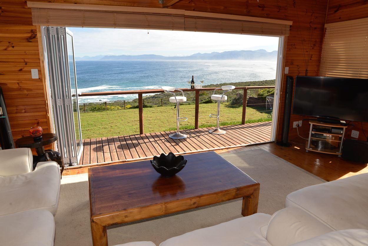 La Luna Guest House | Accommodation De Kelders