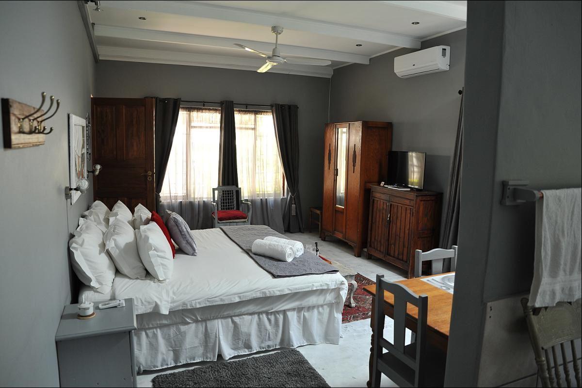Mabet & Gabriella | Robertson Accommodation