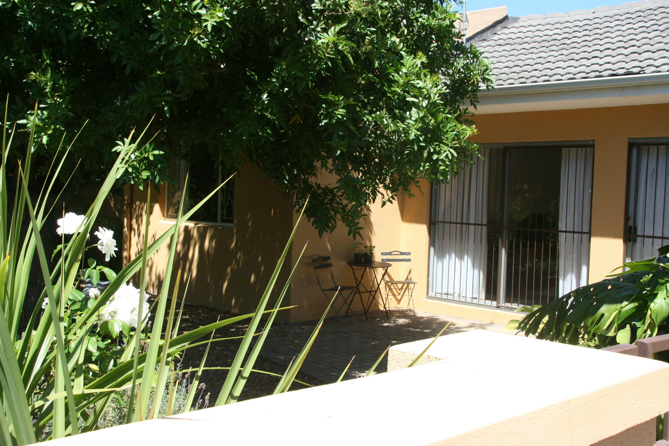 Corner Cottage | Accommodation Golden Acre
