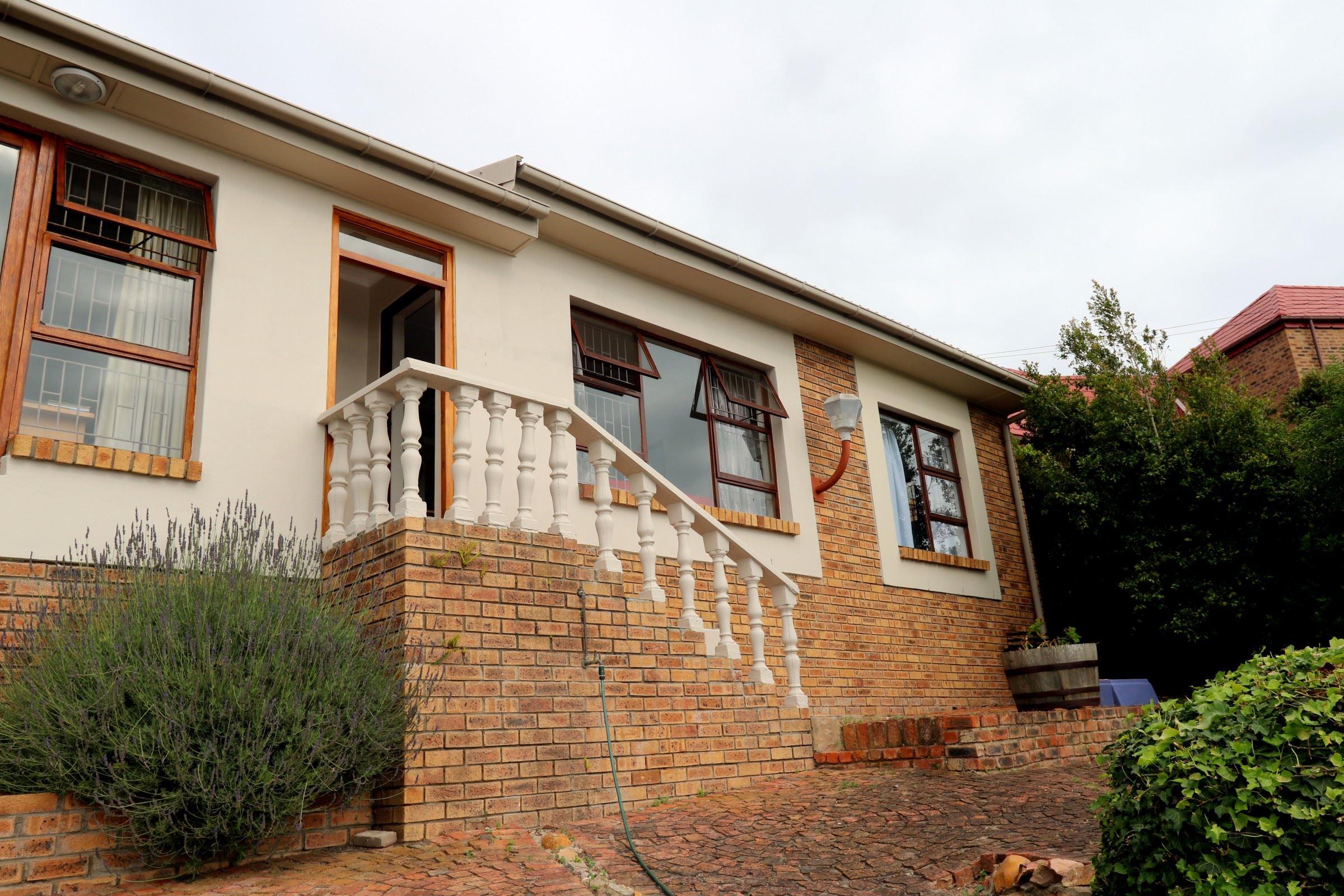 6th Avenue Self Catering Apartment | Mossel Bay Specials