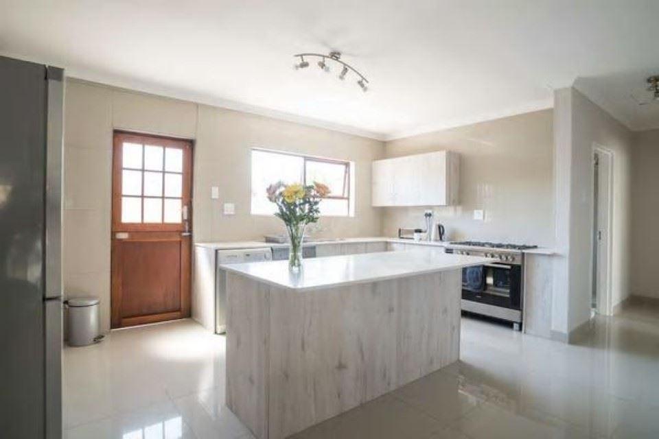 Fairview Place | Milnerton Ridge Self-catering