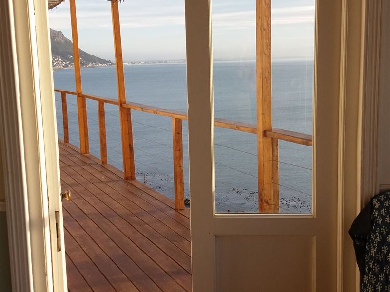 The Whale Cove Cottage