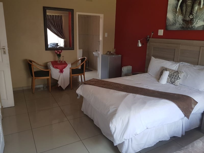 Lauren Palace Guest House | Book Your Dream Self-Catering or Bed and ...