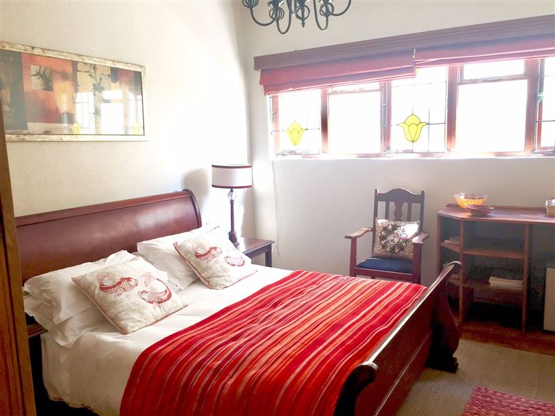 queensize bed and
small porch outside