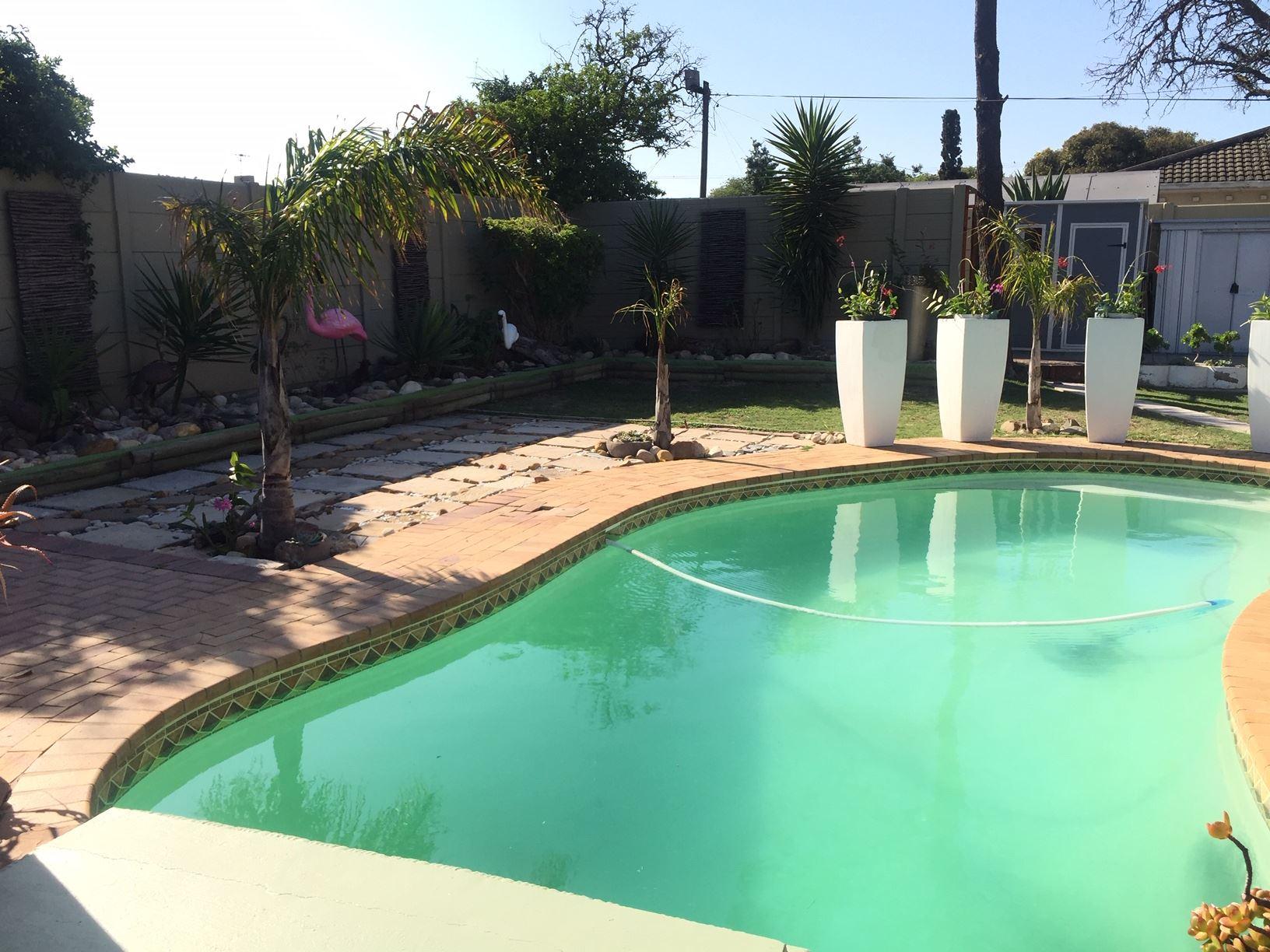 Arum Field Accommodation | Accommodation Table View