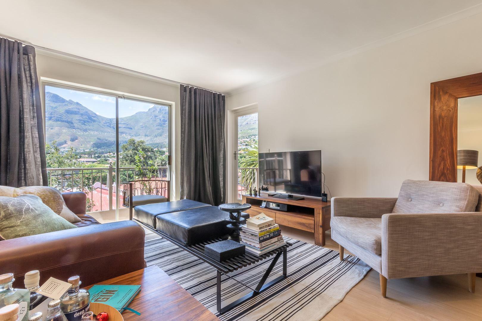 Gorgeous Apartment Central Location,Parking, Pool | Gardens Self-catering