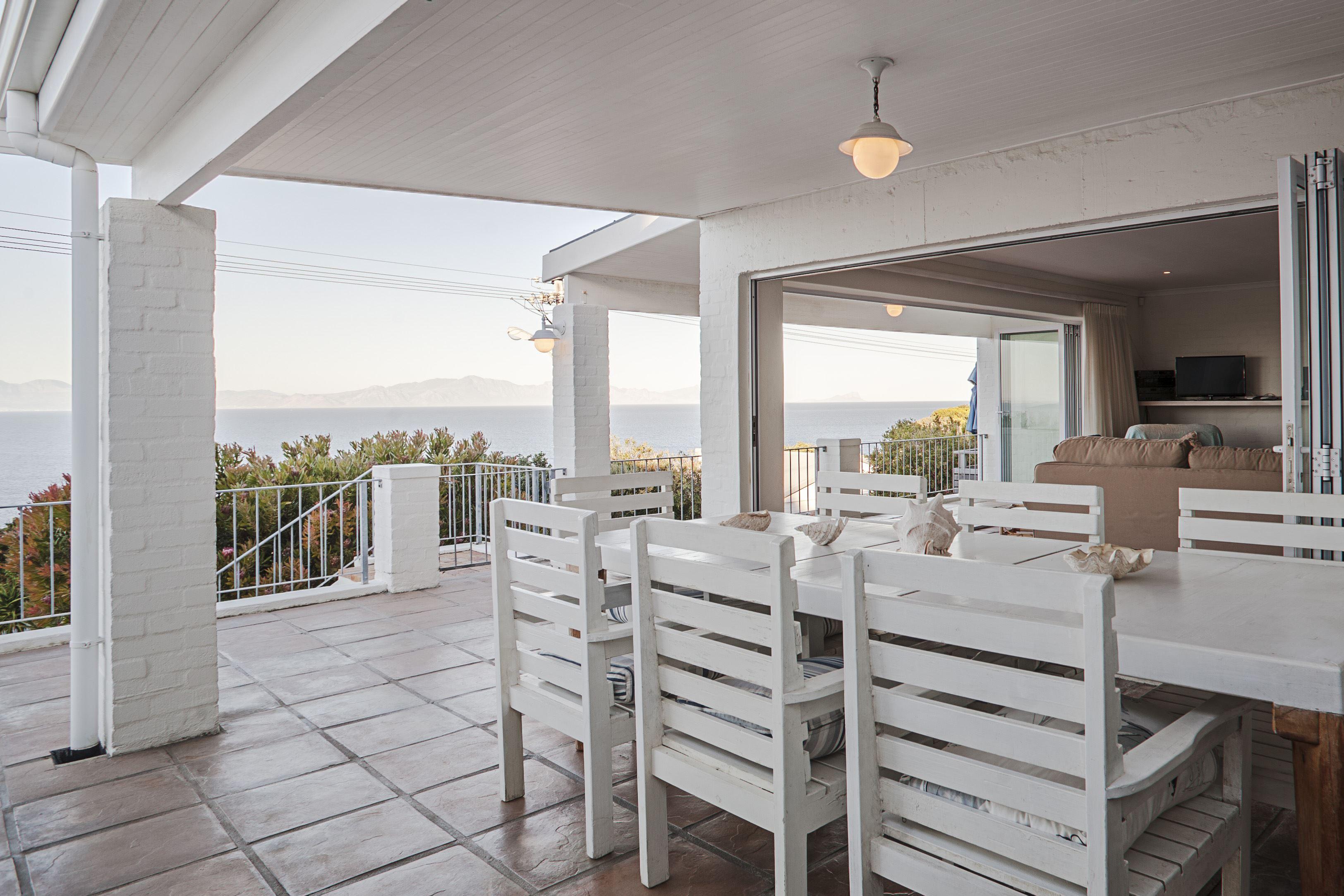 The Penguin Cove Sea Lodge | Accommodation Simons Town