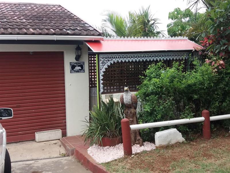 Entrance - Our Mascot a fish eagle © Eagle Forest Inn