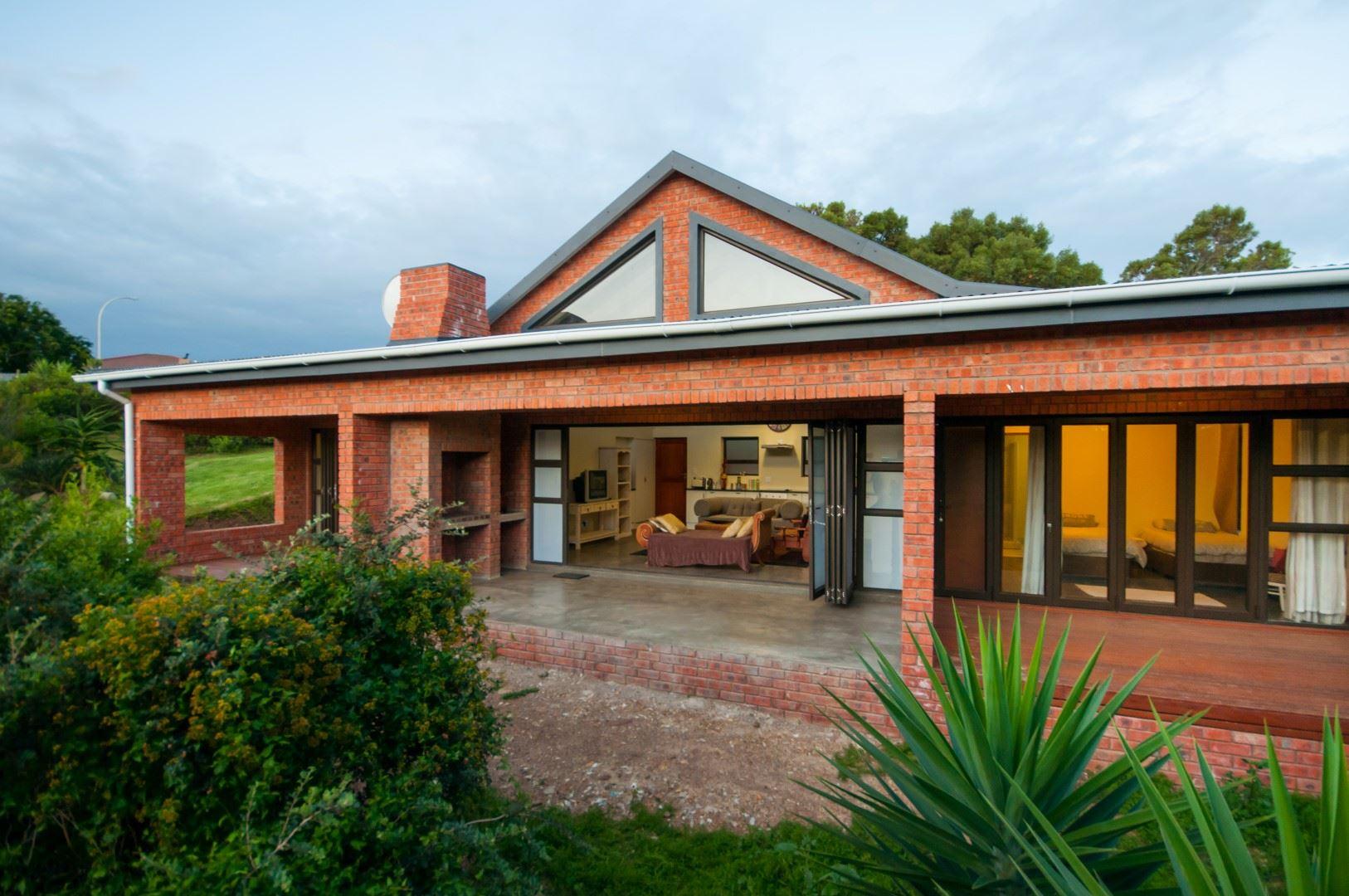 Jeffreys Bay Garden House | Noorsekloof Accommodation