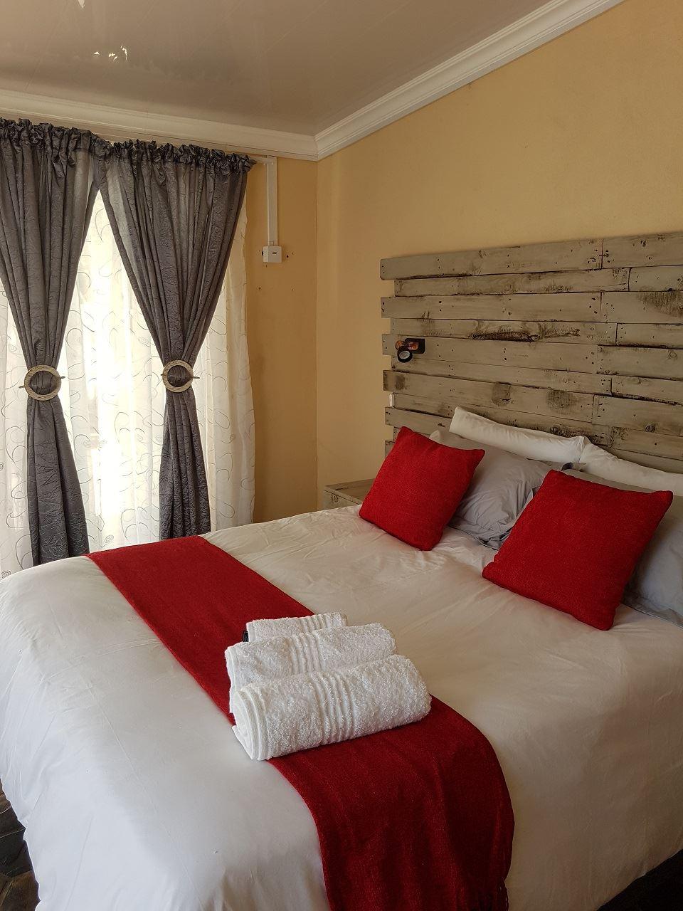 Traceys Guest House | Accommodation Zeerust