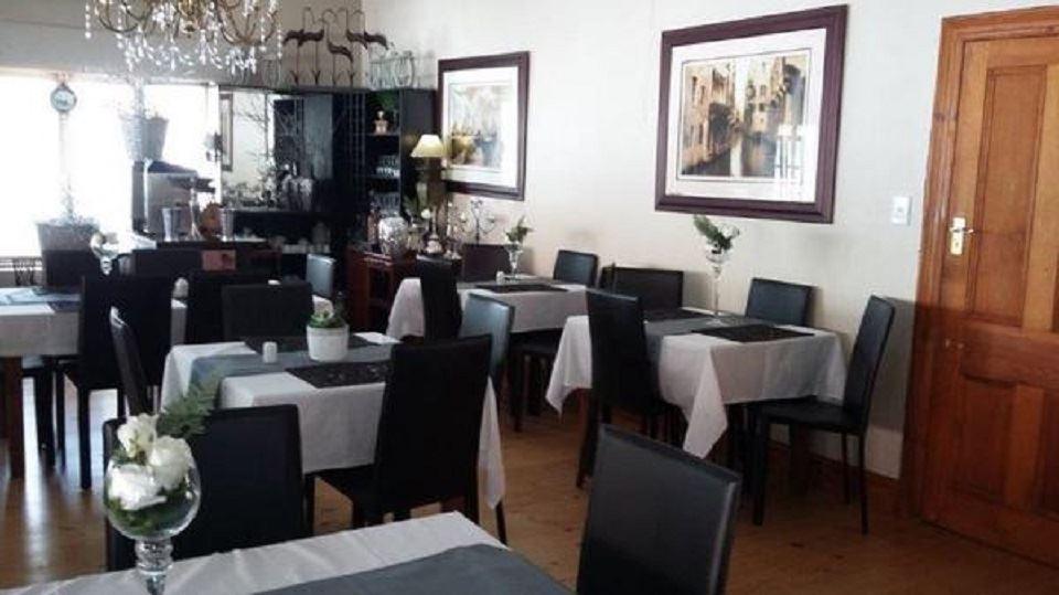 Le Bay Lodge | Gordons Bay Accommodation