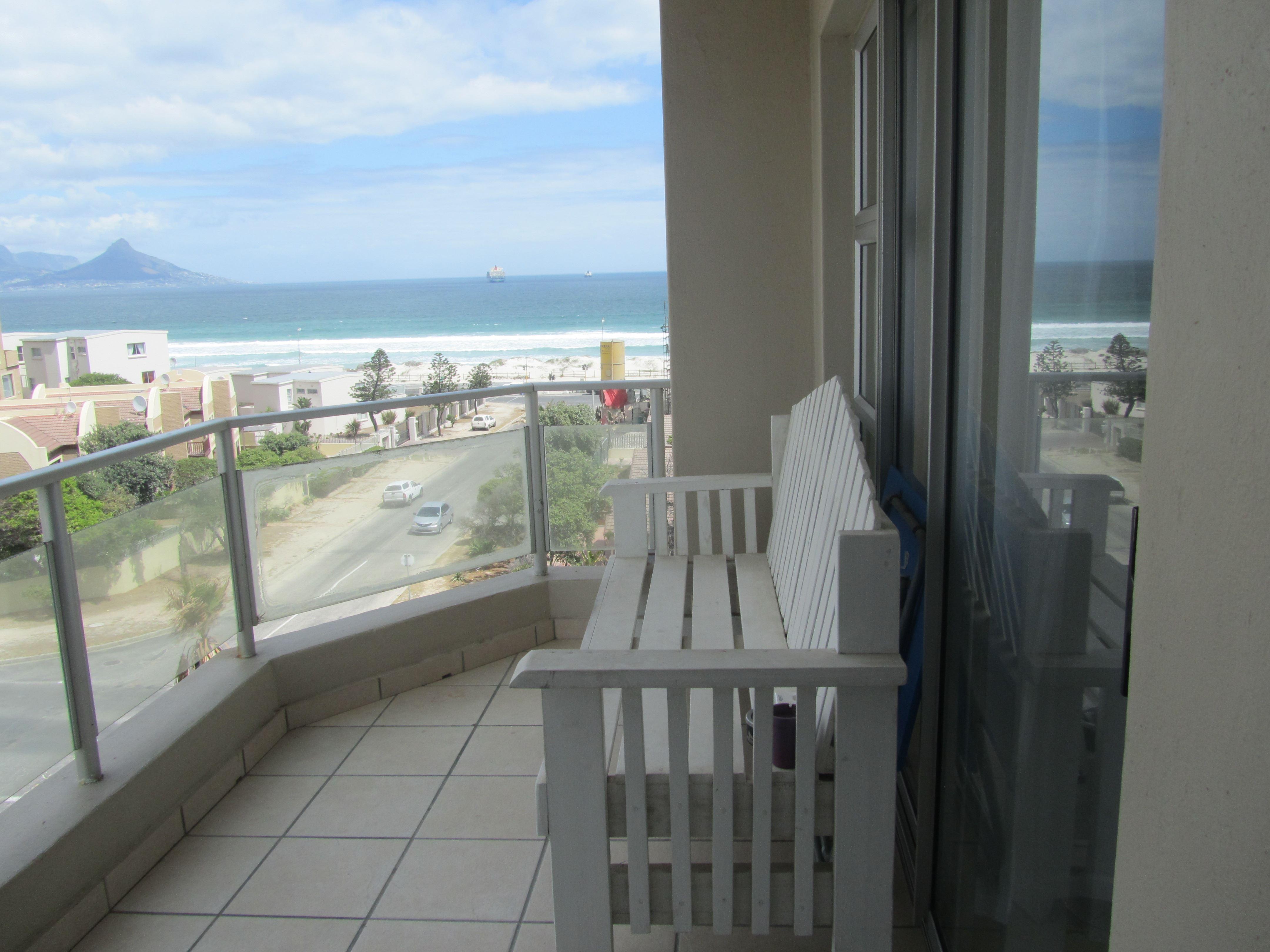 404 Santorini | Blouberg Accommodation
