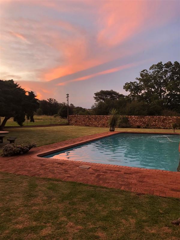 At The Rocks Country Estate