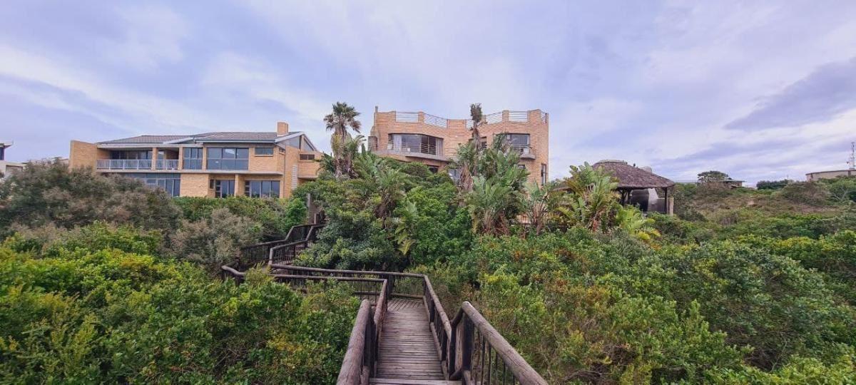 The beach house in Paradise Beach | Jeffreys Bay Accommodation