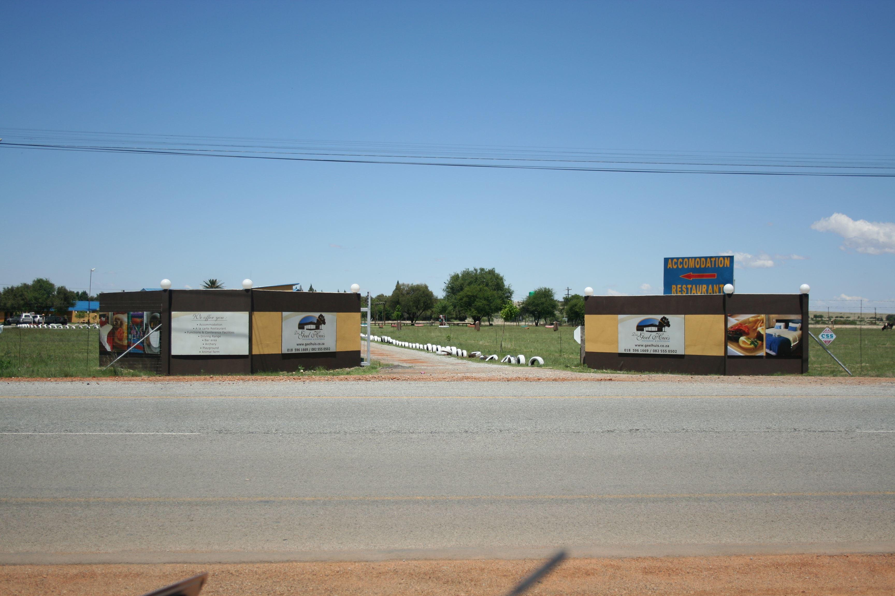 Die Geel Huis Guesthouse | Accommodation Wolmaransstad