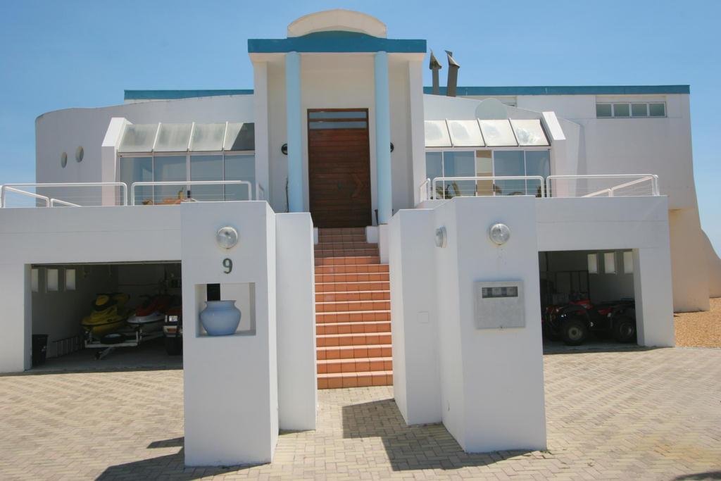 One Step to the Beach | Accommodation Melkbosstrand