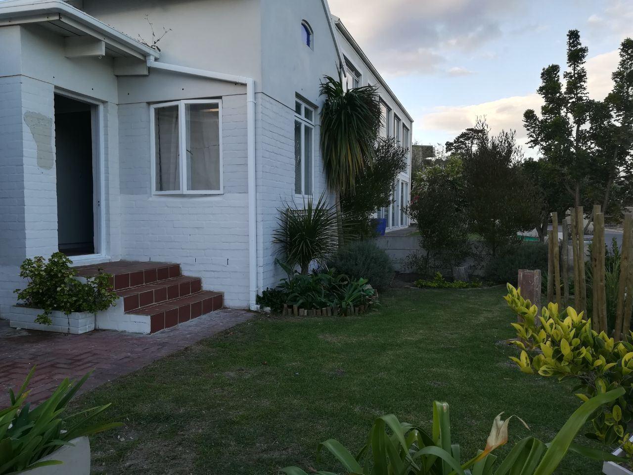 Footprints | Onrus Accommodation