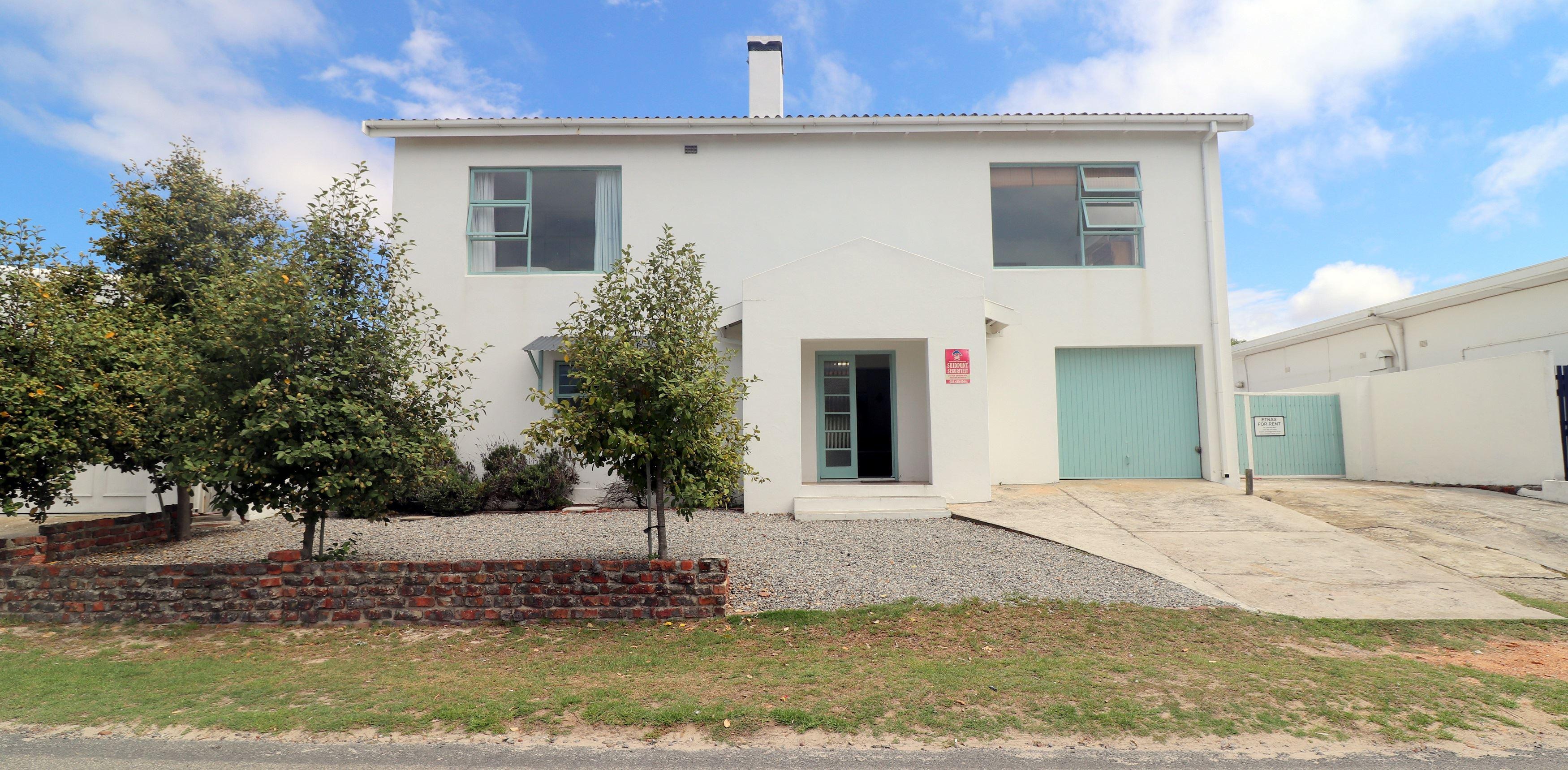 Tracey House | Arniston Self-catering