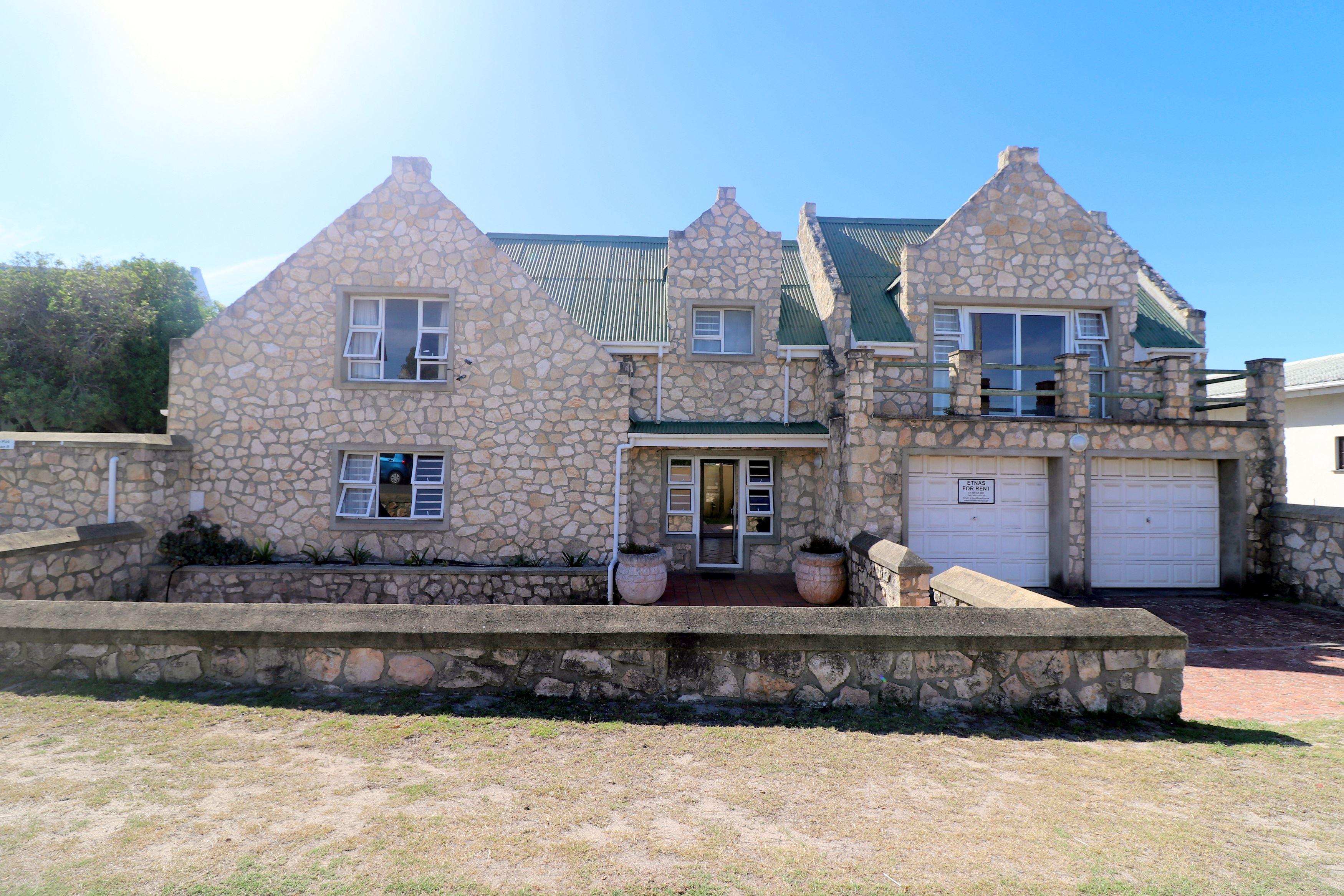 Braam's House | Arniston Accommodation