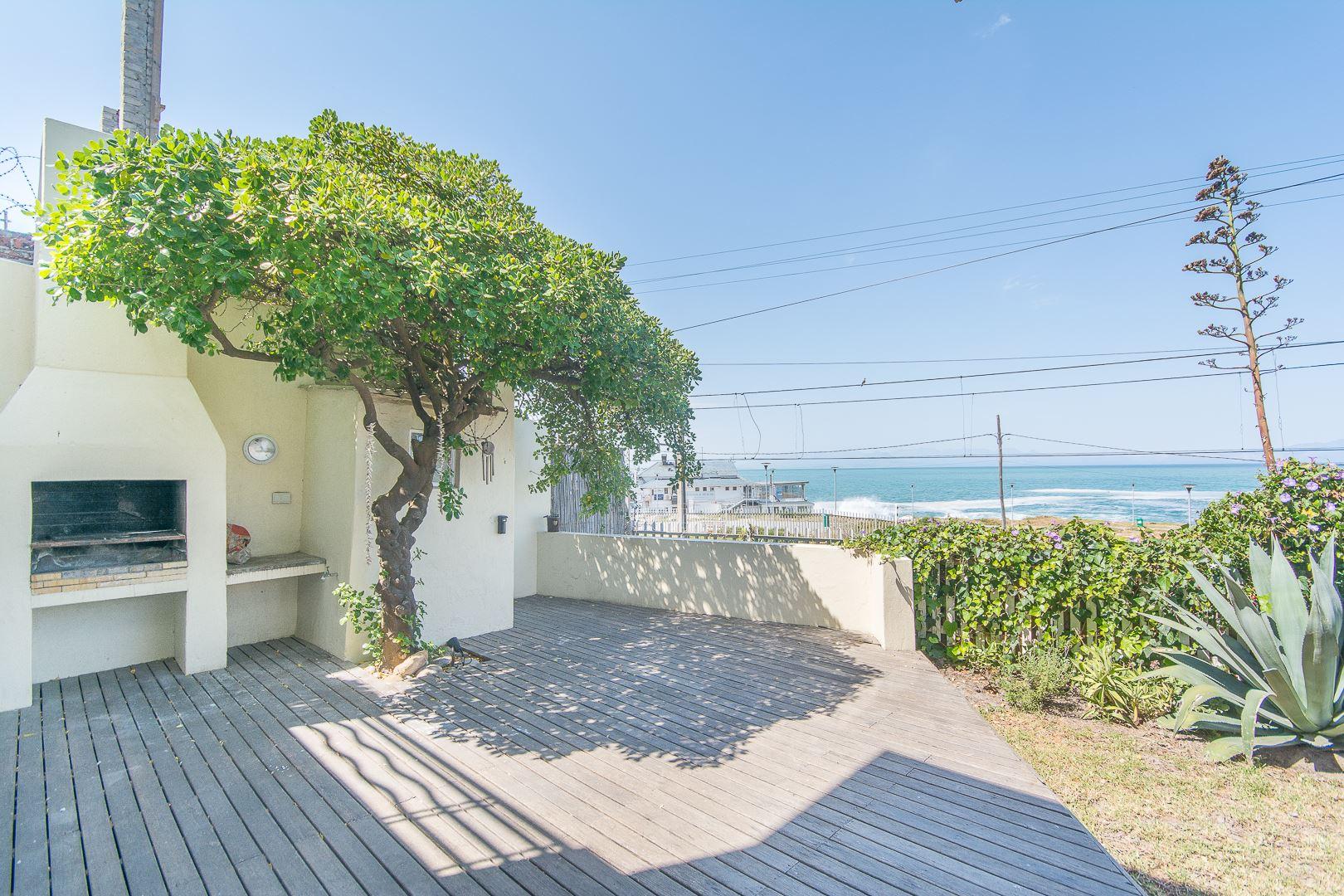 Fintimara Bay House | Accommodation Kalk Bay