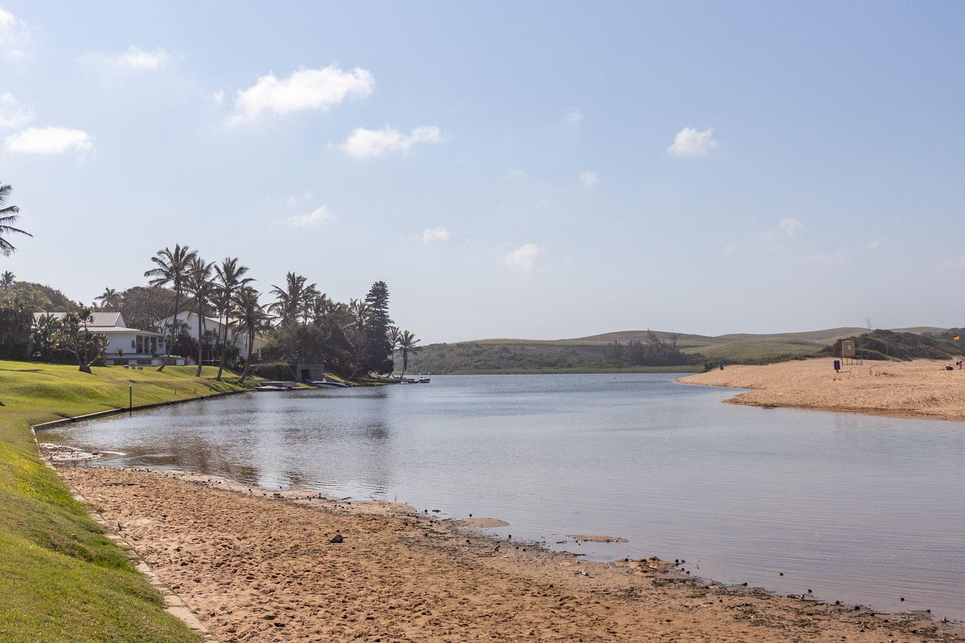 NKWAZI COTTAGE, 77 Nkwazi Drive, Zinkwazi Beach