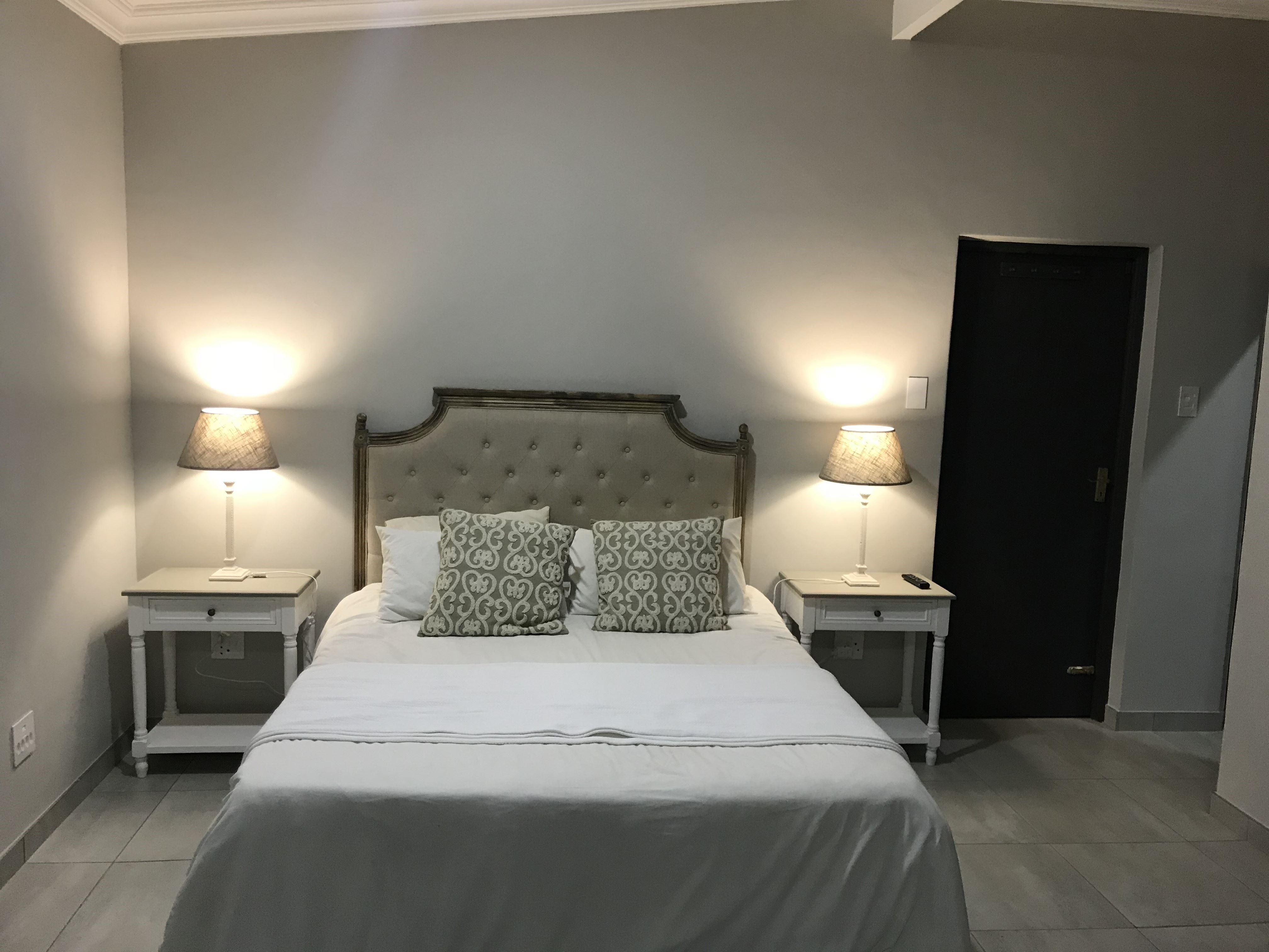 Edison Corner Apartment