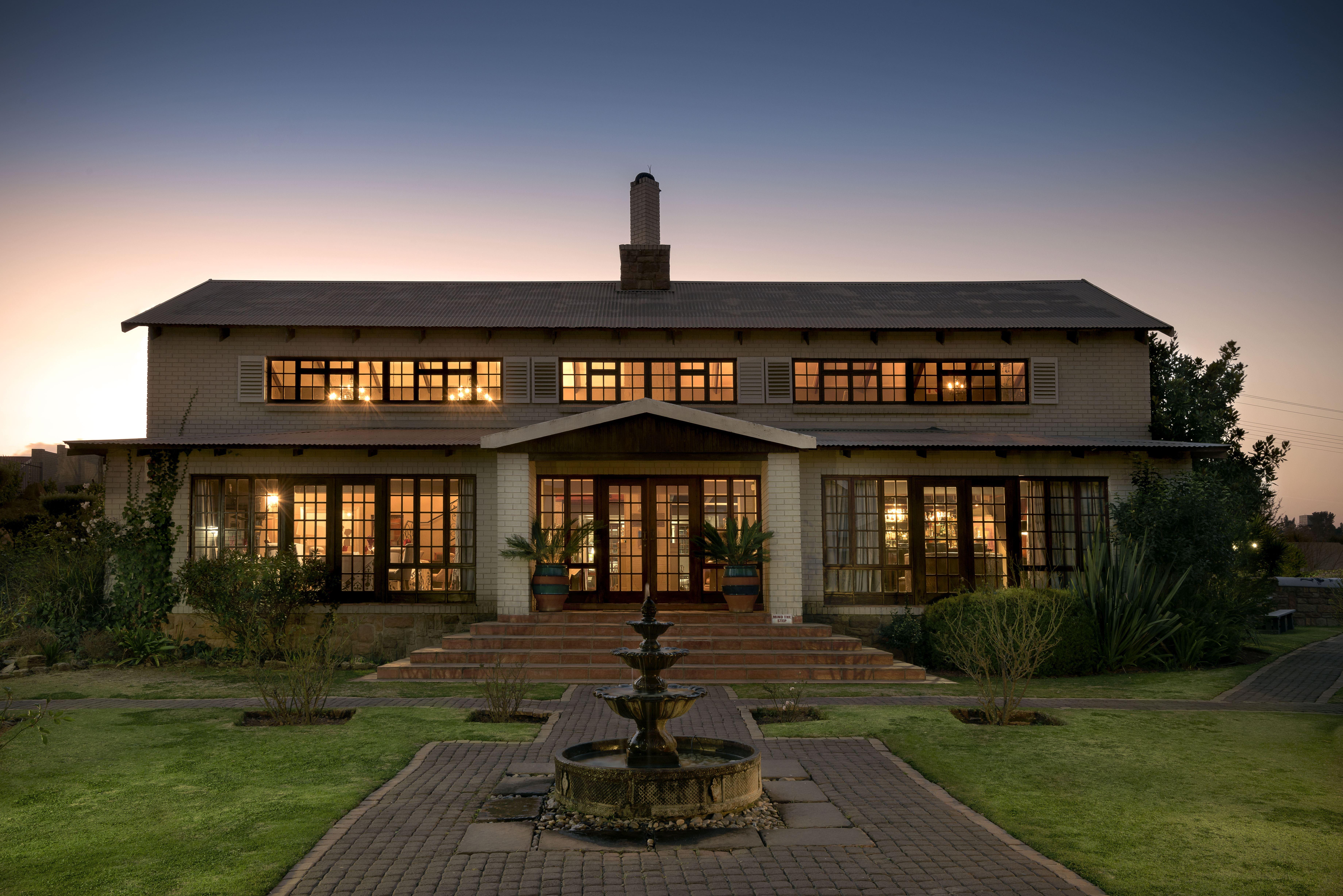 The Highlander Hotel | Accommodation Dullstroom