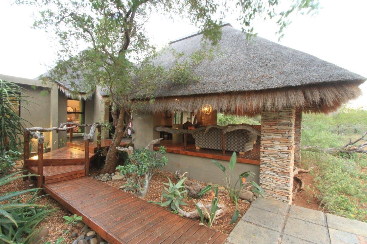 Call of the Wild Lodge | Accommodation Hoedspruit