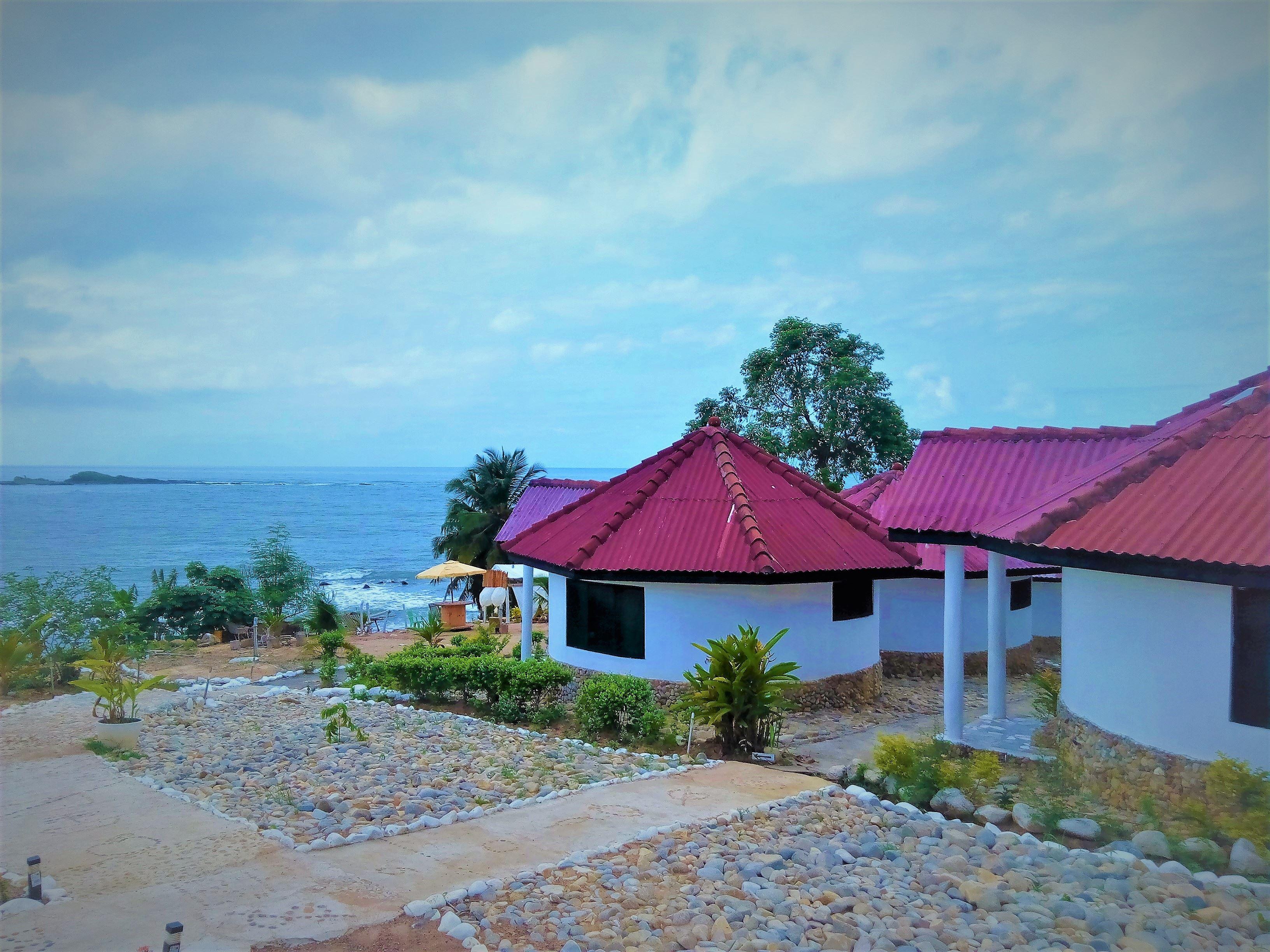 Busua Paradiso Beach Resort | Dixcove Accommodation