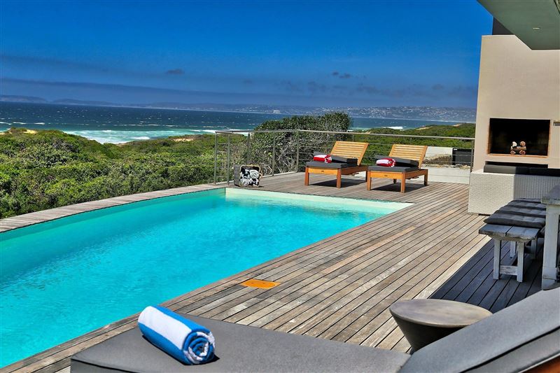 pool deck 