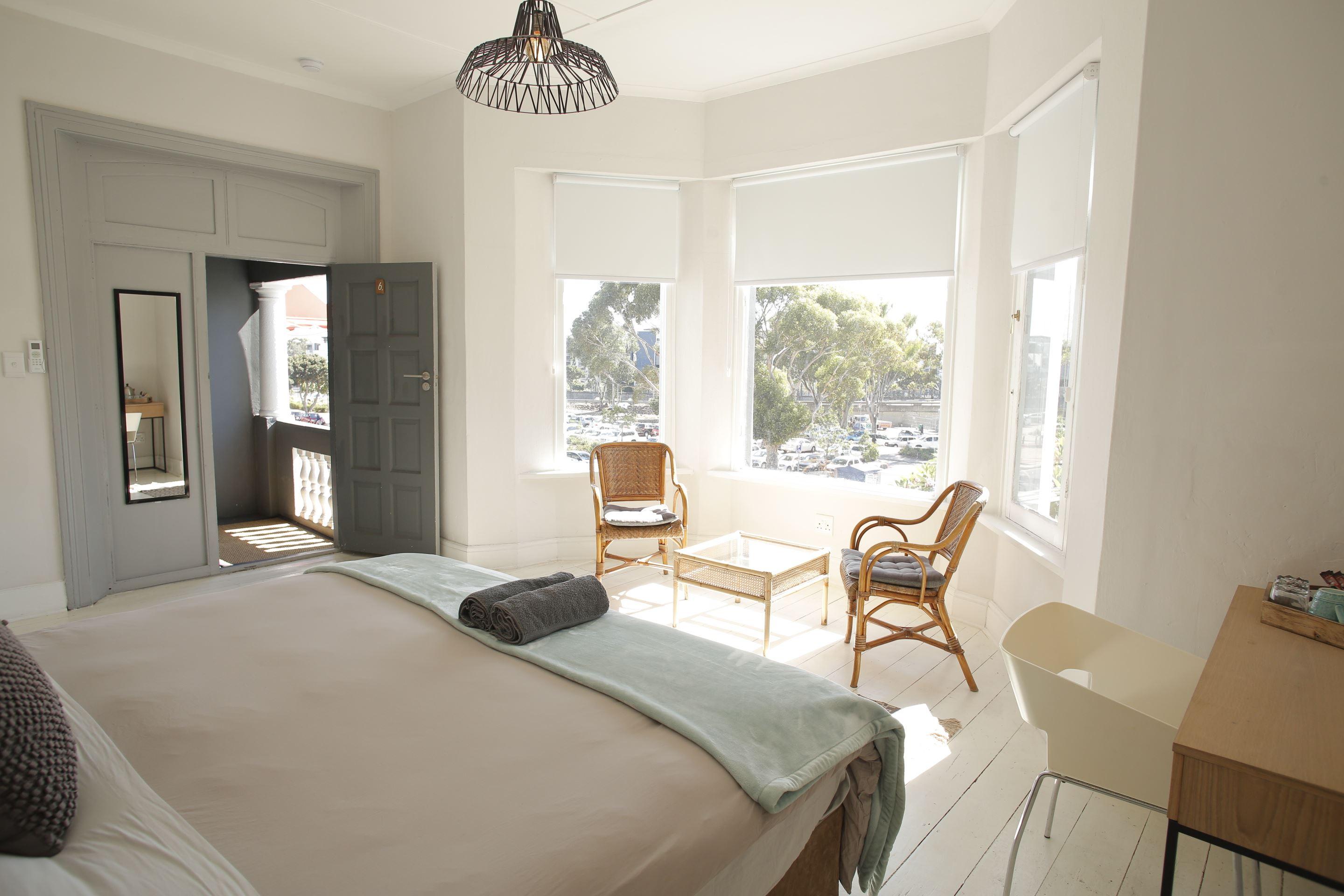 MOY Guesthouse & Backpackers | Green Point Accommodation