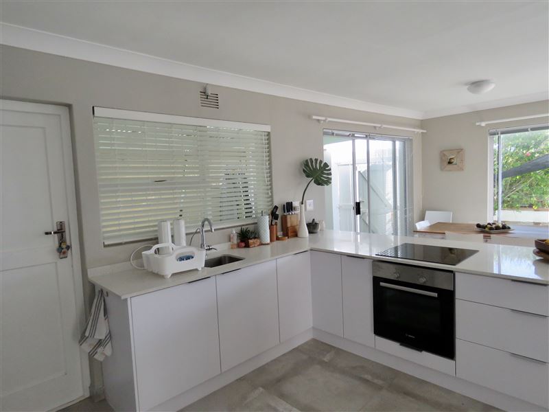 Fully equipped with Nespresso machine, oven, stove and microwave.