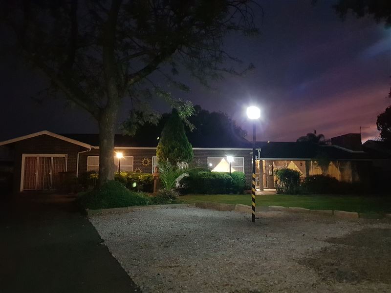 Embrace Guesthouse at sunset © Embrace Investments Pty (Ltd)