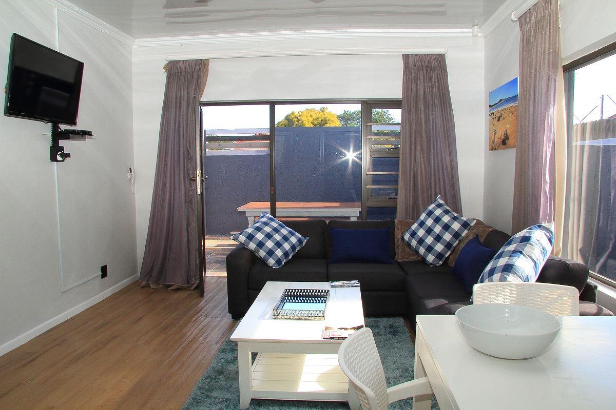 14 on Beach | Bonnie Doon Accommodation