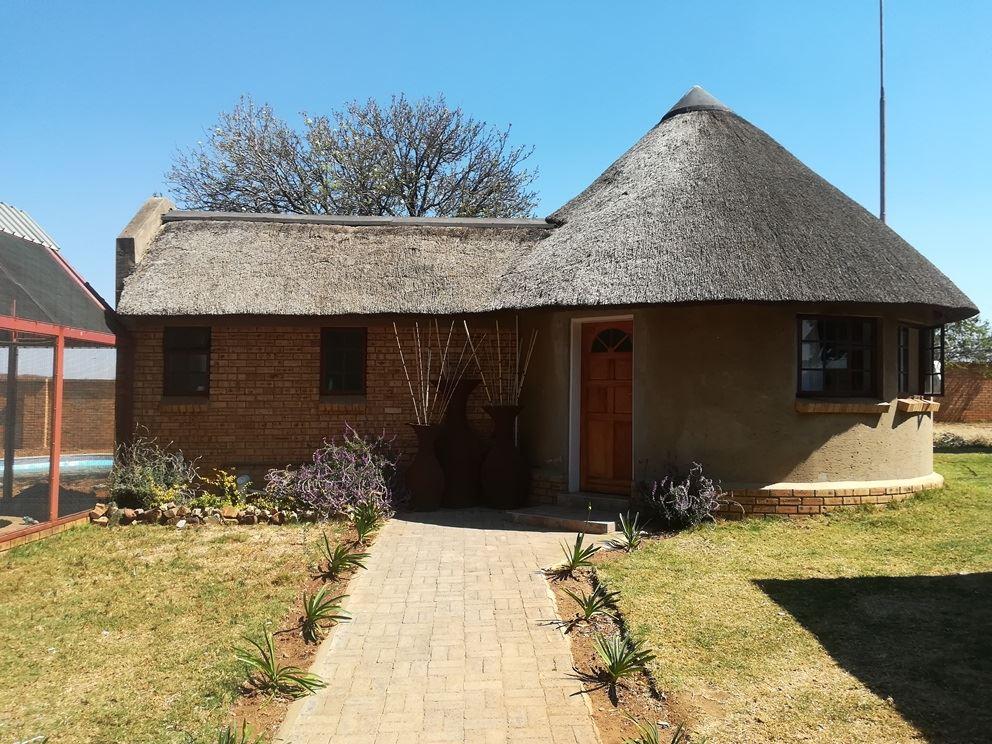 Backpackers Connection | Nortons Home Estates Accommodation