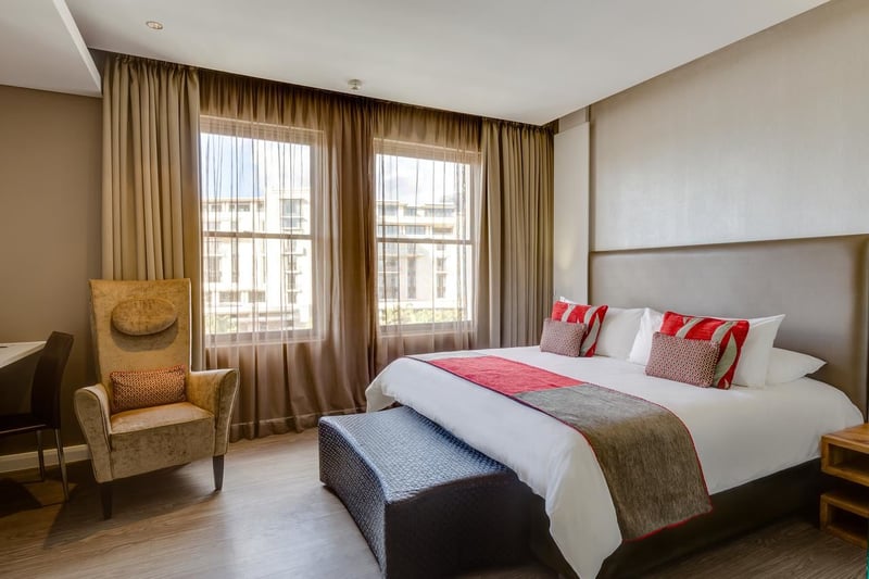 Protea Hotel By Marriott Cape Town Waterfront Breakwater Lodge | Book ...