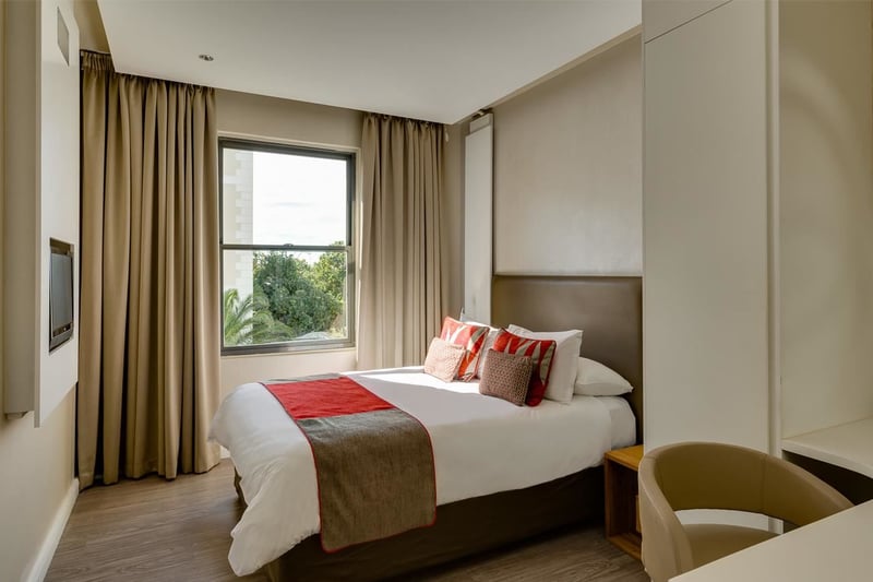 Protea Hotel By Marriott Cape Town Waterfront Breakwater Lodge | Book ...