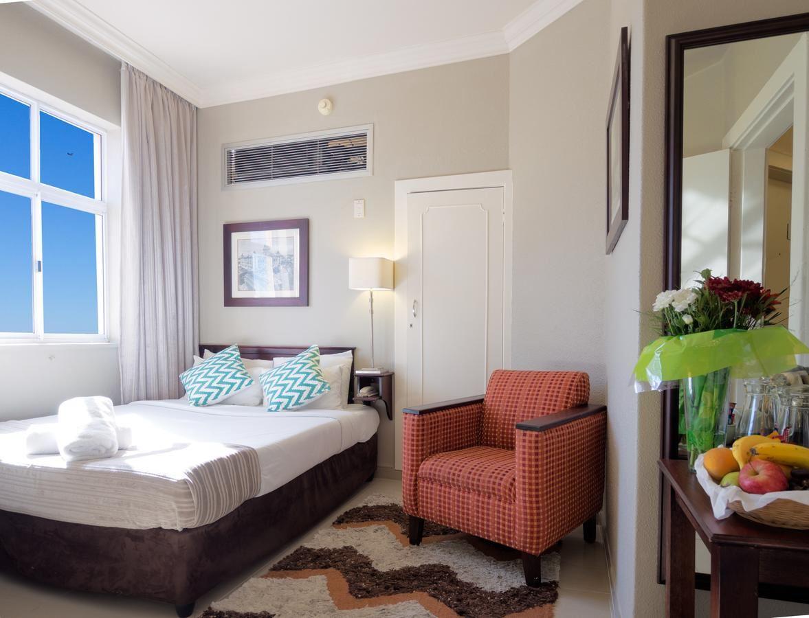 Albany Hotel