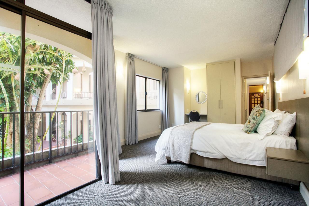 Windsor Cabanas & Courtyard