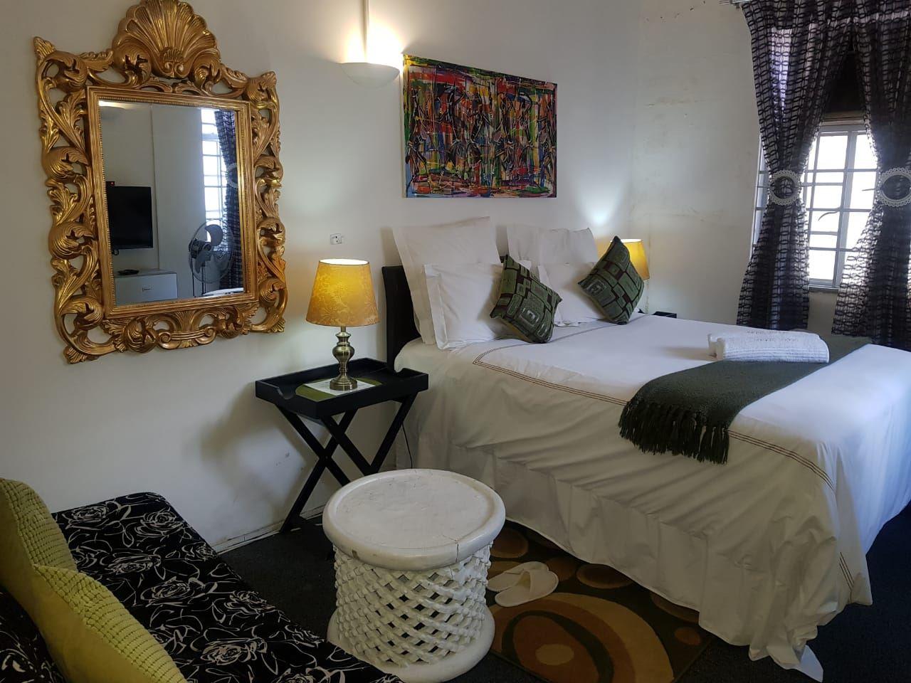Unique Lodge | Cape Town City Centre Self-catering
