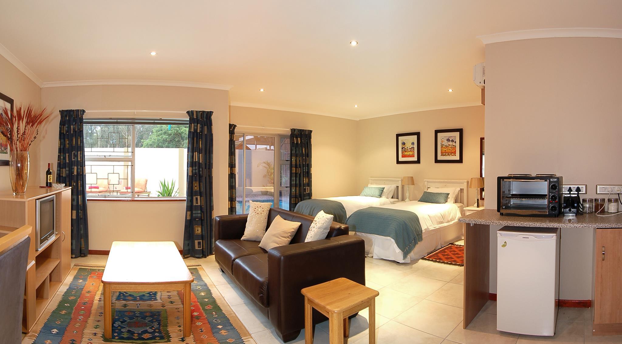 Marren House | Accommodation Summerstrand