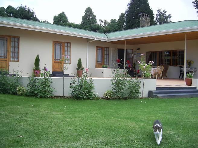Albizia House B&B | Himeville Accommodation