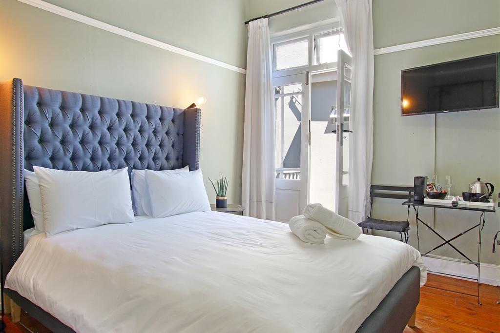 Kloof Lodge | Accommodation Gardens