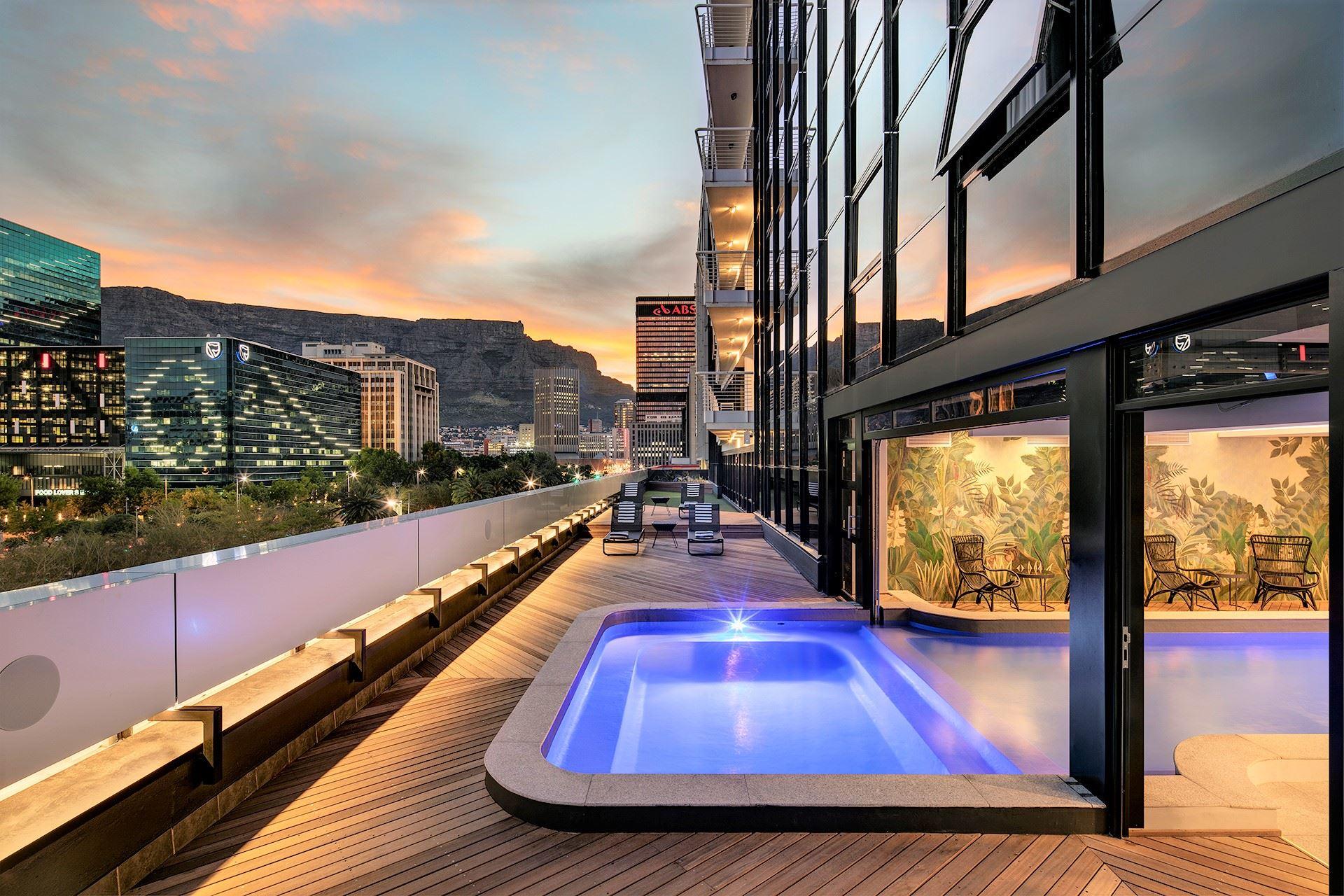 Chic Onyx | Cape Peninsula Specials