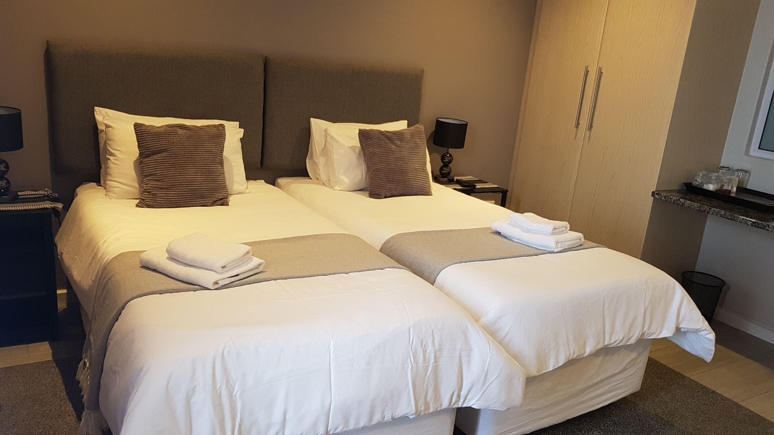 Phoenix Lodge and Waterside Accommodation | Knysna Specials
